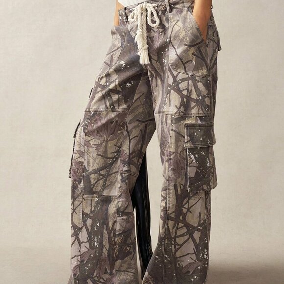 Women's Boho Low-Waisted Relaxed Fit Washed Tree Branch Printed Cargo pants - Picture 5 of 7